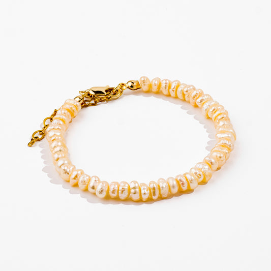 Peachy pearl bracelet