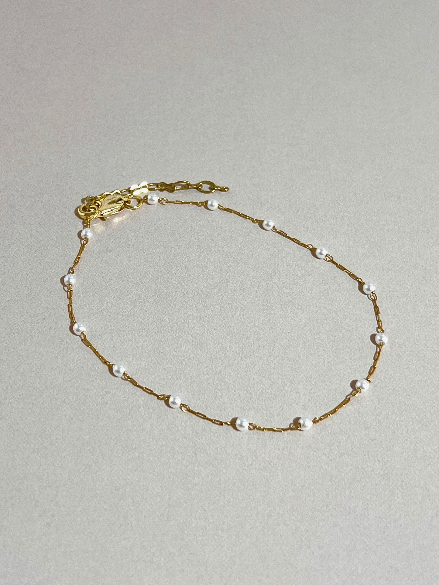 Pearly anklet