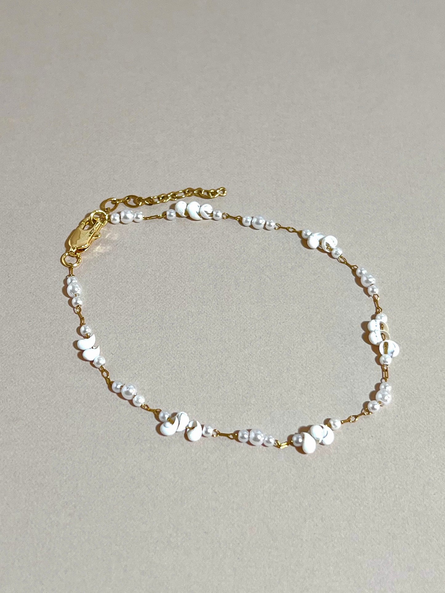 Shelly anklet