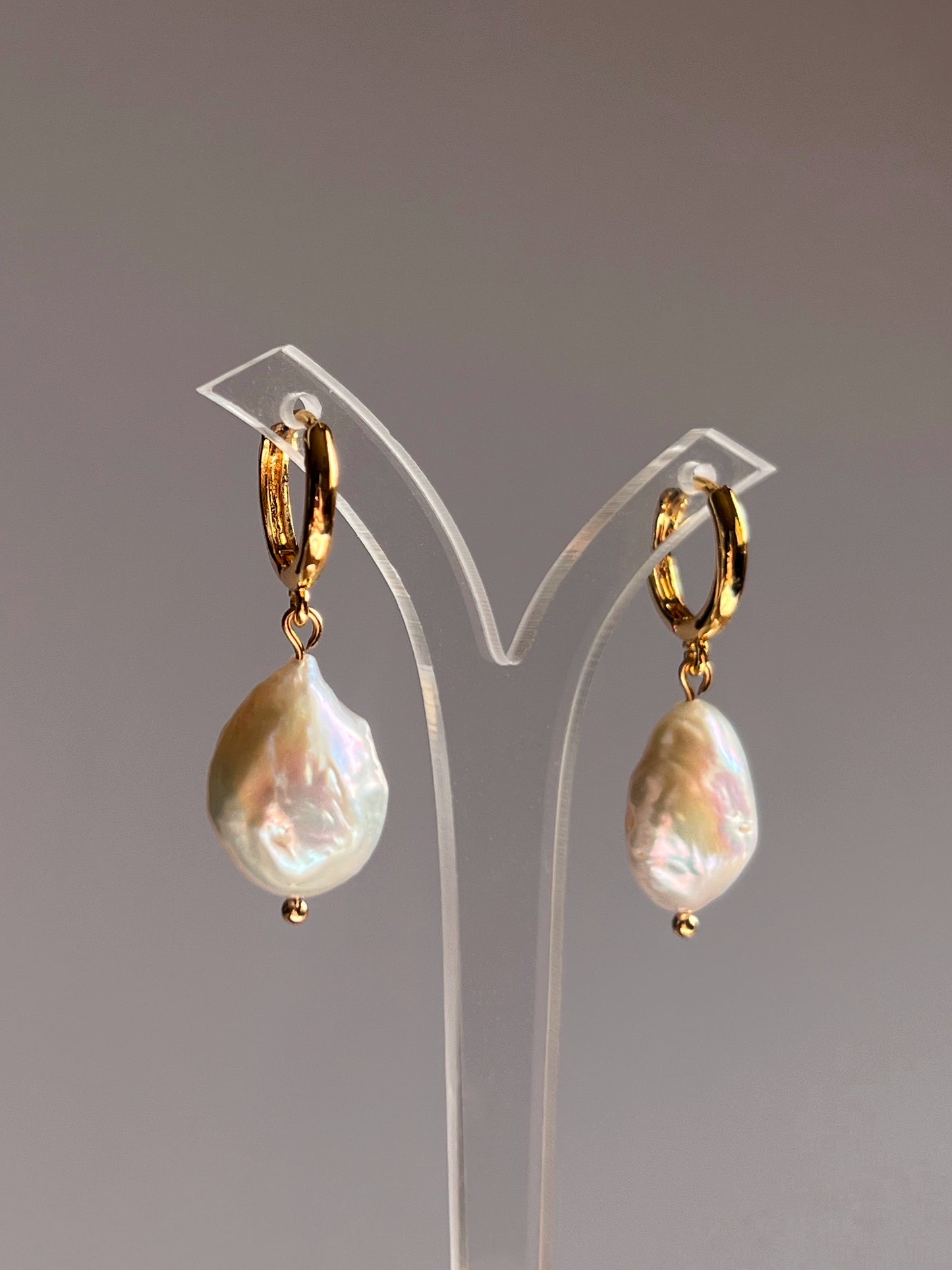 Big pearl earrings