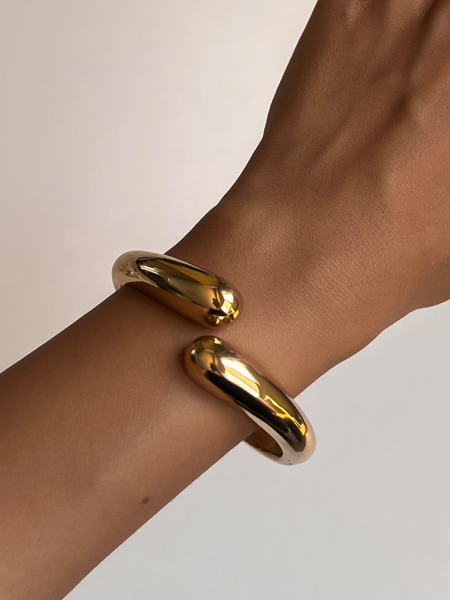 Small dome Gold bangle